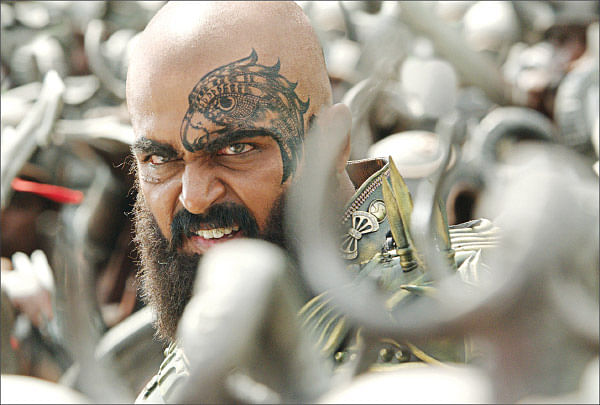வாவ்... ‘காஷ்மோரா’ கார்த்தி!