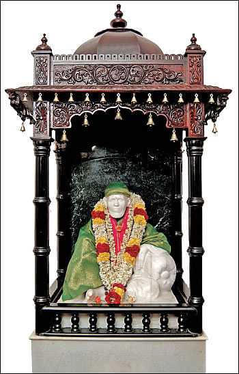 ஸ்ரீசாயி சரணம்! - சிலிர்க்க வைக்கும் அற்புதத் தொகுப்பு