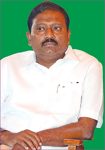“கோஷ்டிப்பூசல் வேறு... ஆட்சி மாற்றம் வேறு!” - கராத்தே தியாகராஜன் ‘பன்ச்’