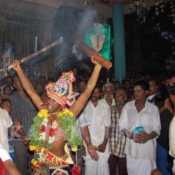 அழகரின் பதினெட்டாம்படியில் காவலனாக இருக்கும் கருப்பனின் கதை தெரியுமா?  #ChithiraiFestival