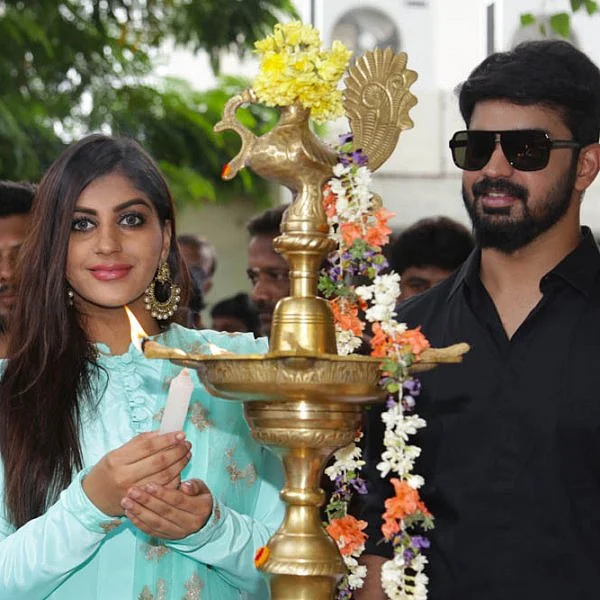 மஹத் - யாஷிகா நடிக்கும் 'புரொடக்சன் நம்பர் 2' - படப்பூஜை படங்கள்