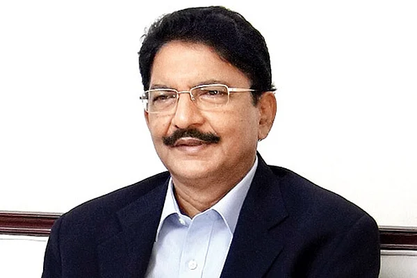 அப்போலோவுக்கு விரைகிறார் ஆளுநர்