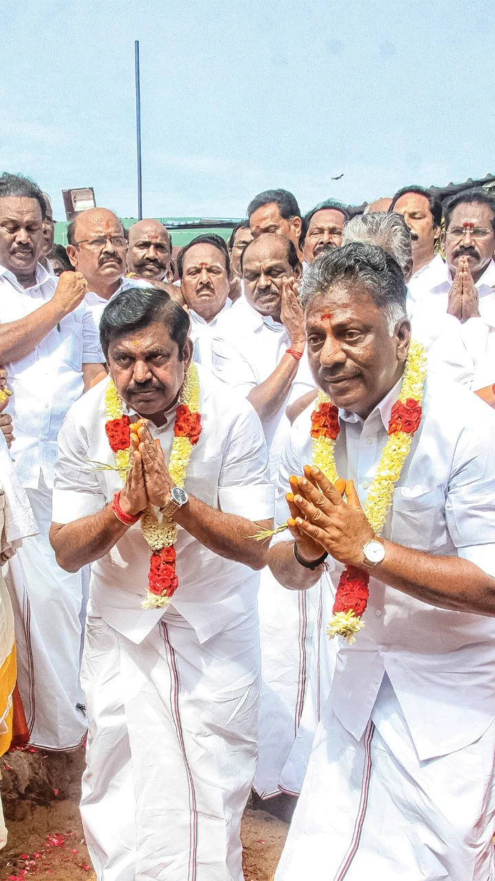 ஊர்ல கல்யாணம்... மார்ல சந்தனம்! - அம்மா சமாதி ‘டெண்டர்’ குஷி!