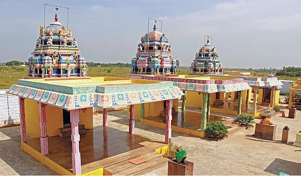 மும்மூர்த்திகள் அருளும் பிரார்த்தனைக் கோயில்!