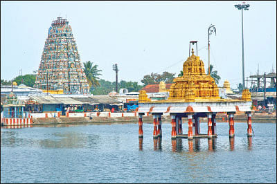 முருகனுக்கு மூன்று தலங்கள்