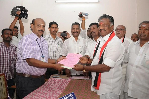 233 அதிமுக வேட்பாளர்கள் ஒரே நேரத்தில் வேட்புமனு தாக்கல்! - என்ன காரணம்?
