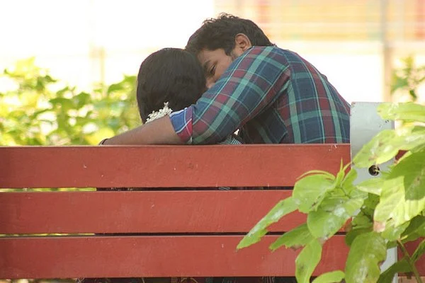 மக்களை விரட்டும் மாநகராட்சி பூங்காக்கள்...!