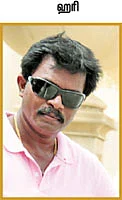 ''சொல் பேச்சு கேட்கிறார் தனுஷ்!''