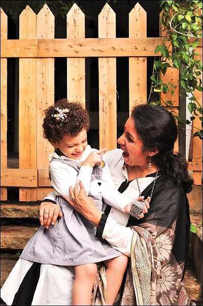 மஹி - தத்தெடுத்த குழந்தையில்லை... நான் பெற்றெடுத்த குழந்தை! - நடிகை ரேவதி