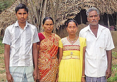 வசதி இல்லை... வாய்ப்பு இல்லை... மார்க்குகளுக்கோ குறைவில்லை!