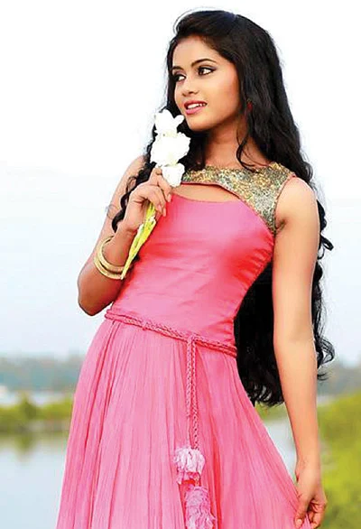 அக்கட தேசத்து அழகிகள்!