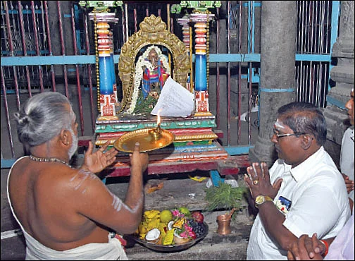 மாணவர்களுக்காக சிறப்பு வழிபாடு!