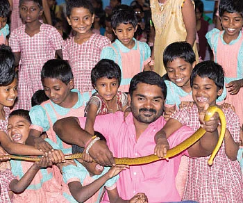 பாம்புகள் நம்ம ஃப்ரெண்ட்ஸ்