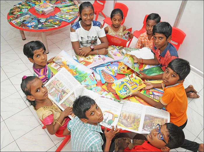 நூலகத்தில் பள்ளி!
