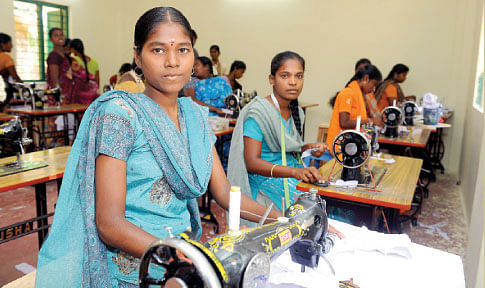 களத்தில் விகடன் - தானே துயர் துடைத்தோம் !