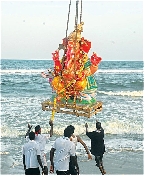 கேள்வி பதில் - பிள்ளையாருக்கும் தண்ணீருக்கும் என்ன தொடர்பு?
