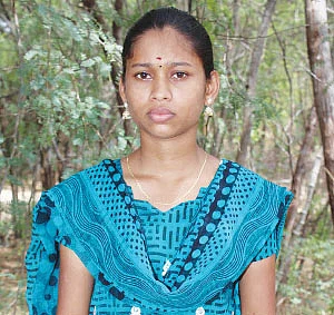 வீட்டில் வறுமை... மார்க்ஷீட்டில் செம்மை!