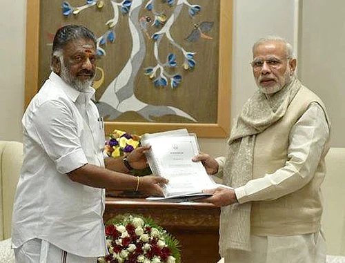 ஜெயலலிதா சென்றால் அதிரும் டெல்லி, முதல்வர் பன்னீர்செல்வத்தை எப்படி எதிர்கொண்டது?