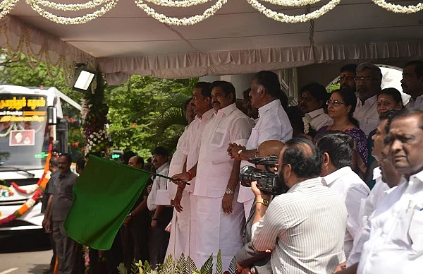 புதிய வண்ணங்களில் தமிழக அரசுப் பேருந்துகள் - முதல்வர் தொடங்கி வைத்தார்!