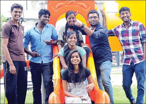 ‘ஜோ ஹோ’ ஆச்சர்யம்... பதினாறில் பயிற்சி... பதினெட்டில் வேலை!