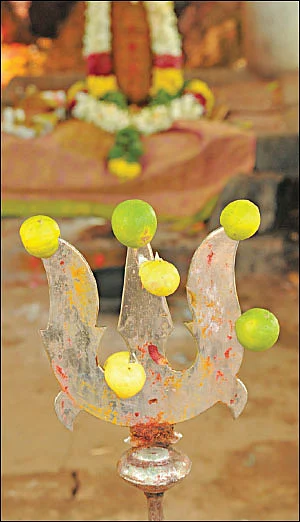 கேள்வி பதில் - கோபுரம் இல்லாமல் கோயில் கட்டலாமா?