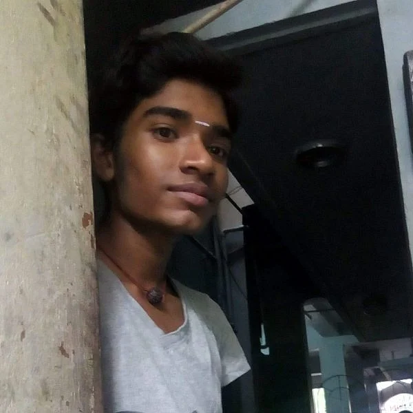 நட்பைக் கொச்சைப்படுத்தி ராக்கிங்! - உயிரை மாய்த்துக்கொண்ட மாணவர்கள்; மதுரையில் அதிர்ச்சி