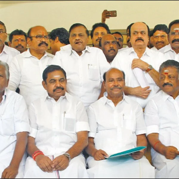 விடாது துரத்திய தி.மு.க... விடிய விடிய காத்திருந்த காங்கிரஸ்...