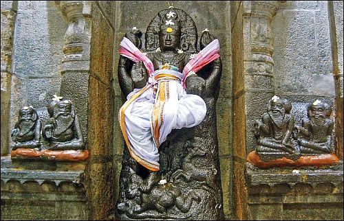 கங்கைக்குப் புனிதம் தந்த தீர்த்தம்!
