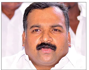போட்டா போட்டி... காங்கிரஸில் சீட் வாங்கியது எப்படி?