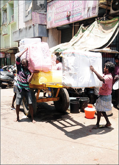 அங்காடித் தெரு - 19 - பழைமை மாறாத குடோன் தெரு!