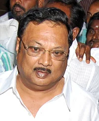 ''விநாயகர் கோயில் நிலத்திலும் விளையாடிவிட்டார்!''