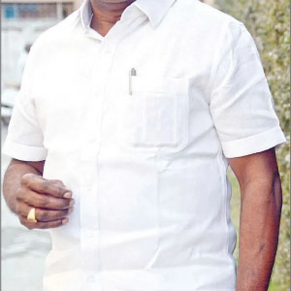 ஊழல் குற்றச்சாட்டில் விக்கிரமராஜா!