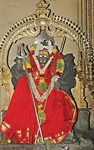 மண் மணக்கும் கோயில்கள்... குறை தீர்க்கும் சாமிகள்!