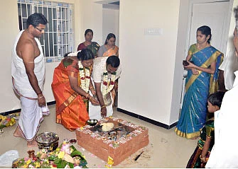 சந்தோஷம் பொங்கும் சொந்த வீடு!