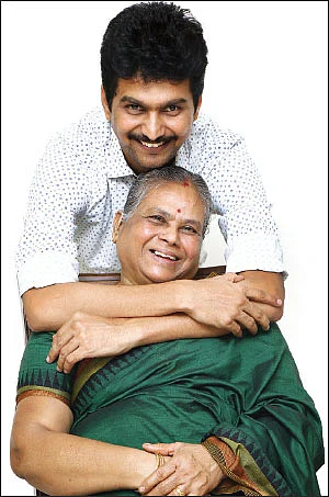 அம்மா என்றால் அன்பு!