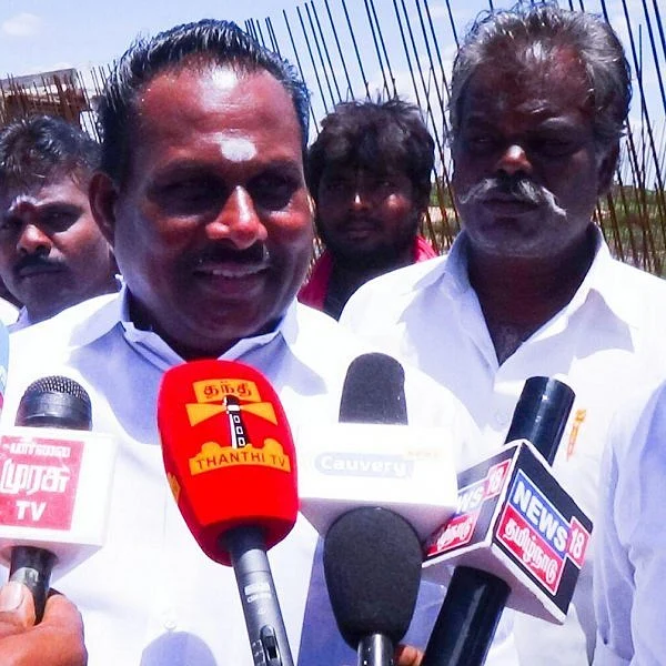 `ஓ.பி.எஸ்ஸூம், இ.பி.எஸ்ஸூம் கட்சியை அழித்துக் கொண்டிருக்கிறார்கள்!’ - அ.தி.மு.க எம்.எல்.ஏ குற்றச்சாட்டு
