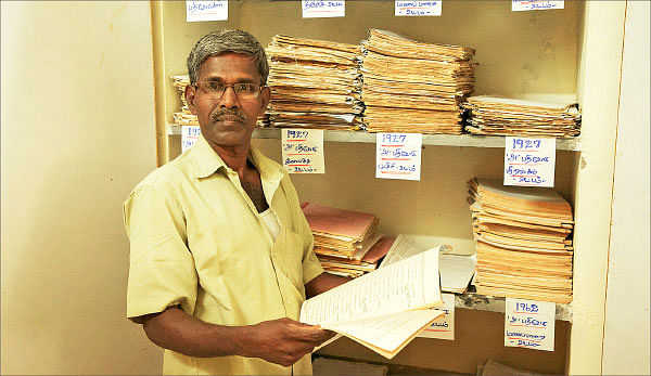 எழுத்துக்கு அப்பால் - தொகுப்பு: வெ.நீலகண்டன்