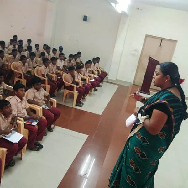 அரசுப்பள்ளி மாணவர்கள்