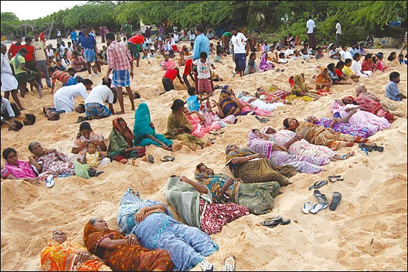 குழி தோண்டியது மத்திய அரசு... மண்ணை மூடியது மாநில அரசு!