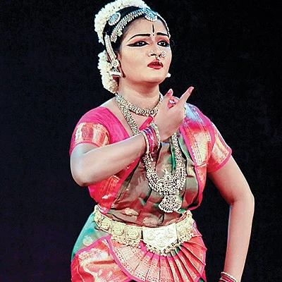 முகங்கள் - குயில்மொழி