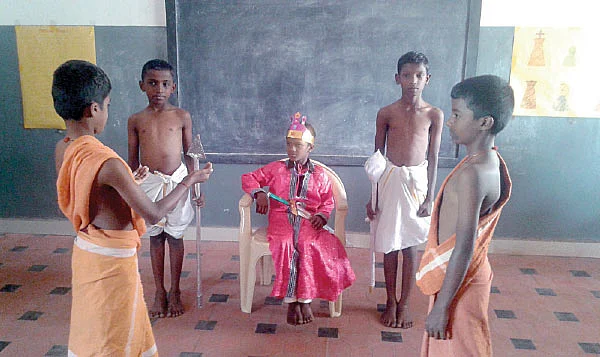 வகுப்புக்கு வந்த ராஜா!