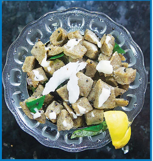 வாசகிகள் கைமணம்! - நாவூற வைக்கும் கடலைப்பருப்பு இட்லி!