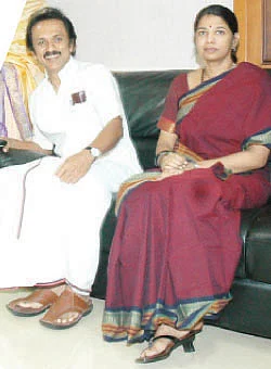 மகளைப் பார்க்க வந்தாரா?