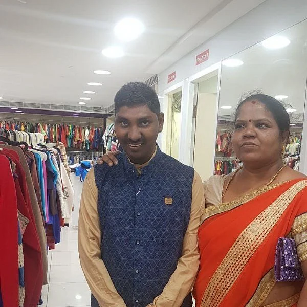 ''பாலைவனத்துல நடந்துட்டு பச்சை புல்லுக்கு ஆசைப்பட்டா கிடைக்குமா?!'' - விக்கியம்மாவின் நெகிழ்ச்சிக் கதை