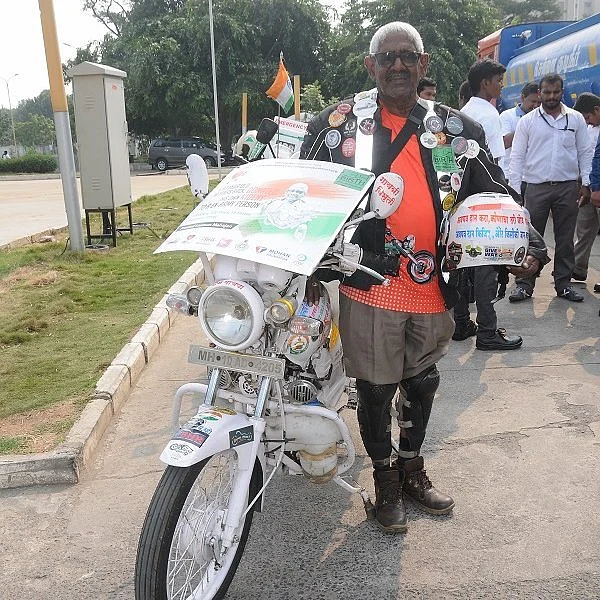 67 வயதில் 15,000 கிலோமீட்டர் பயணம் - வியக்க வைக்கும் விவசாயி பிரமோத் மகாஜன்!