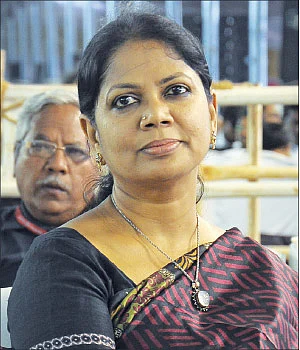 ``வெற்றி நிச்சயம் உங்களிடம் மண்டியிடும்!''