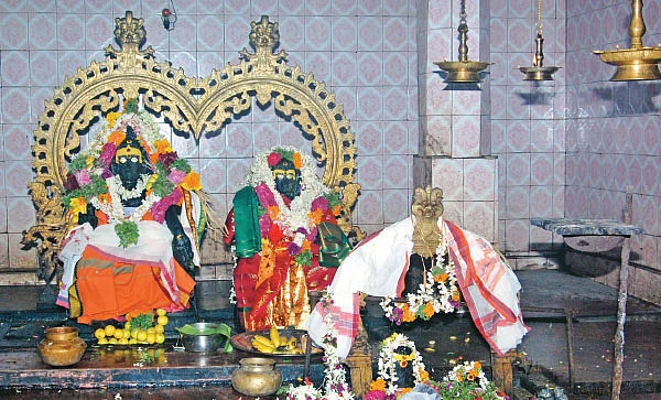 மண் மணக்கும் கோயில்கள்... குறை தீர்க்கும் சாமிகள்!