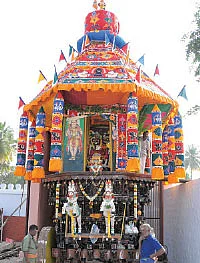 ஆங்கிலப் புத்தாண்டில்...தேர்த்திருவிழா..!
