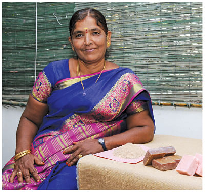 நீங்களும் செய்யலாம்: பாத்திரம் தேய்க்கும் சோப் மற்றும் பவுடர் - கலைச்செல்வி