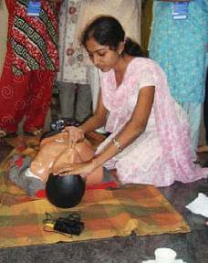 முதல் உதவி செய்வது எப்படி?